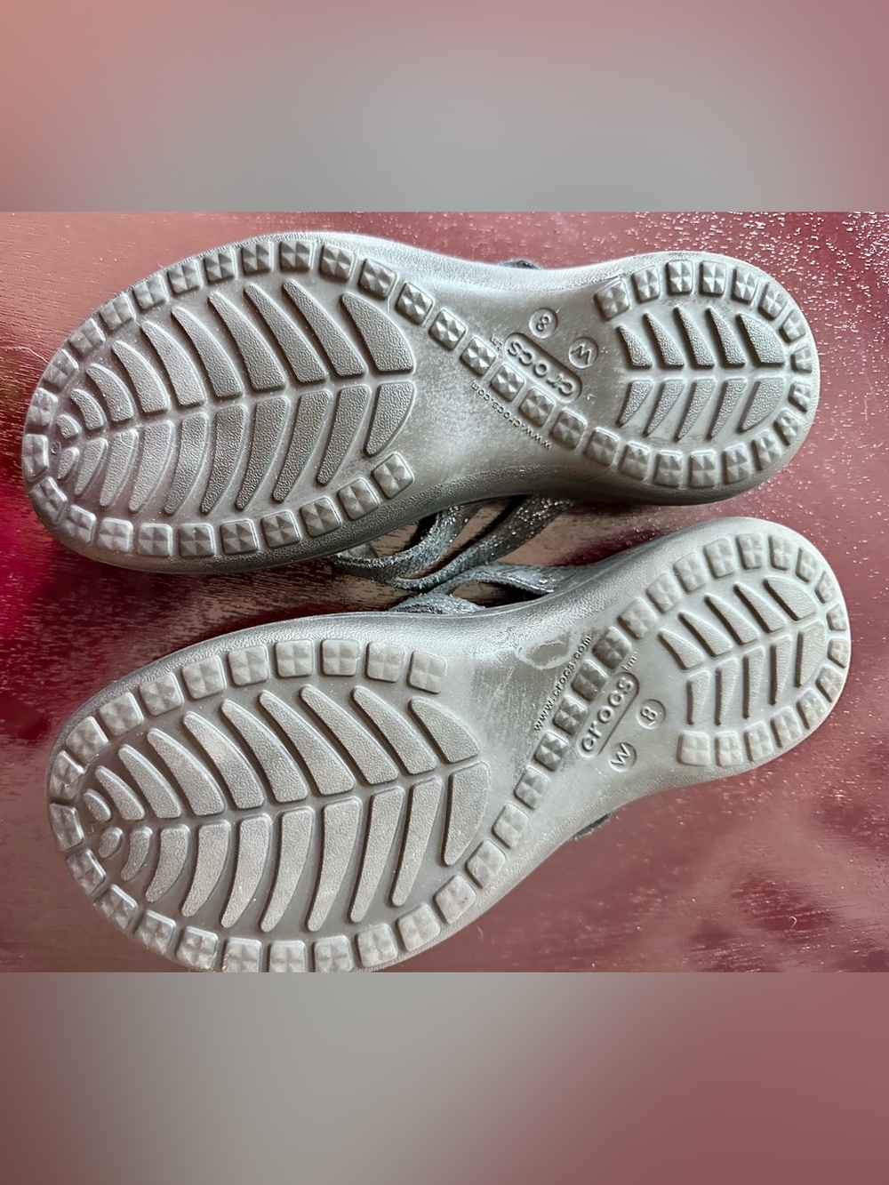 Crocs Dual Comfort Black Metallic Thong Sandals Women’s Size 8 - Picture 2 of 3